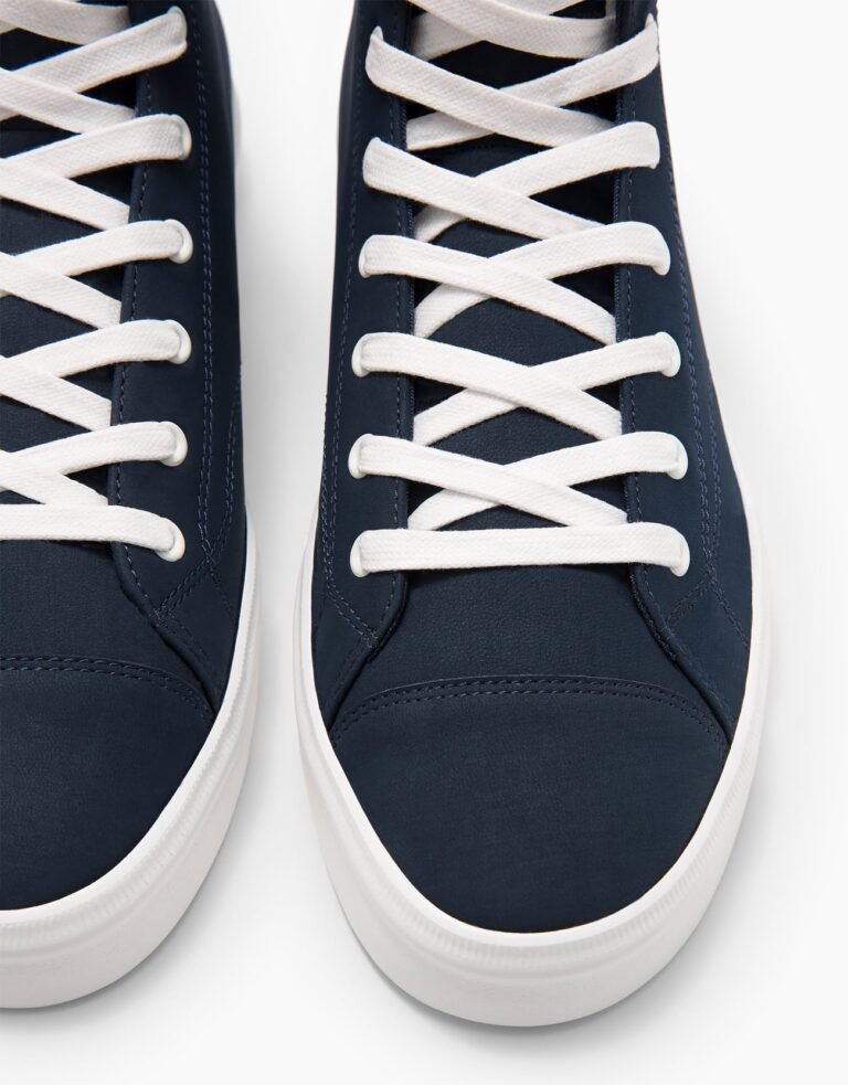 Sneaker Freaks - Image 3