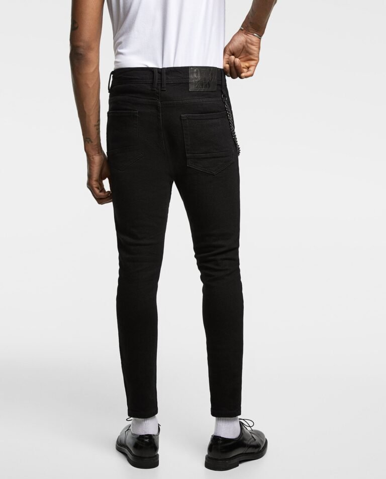 Carrot Fit Jeans With Chains - Image 4